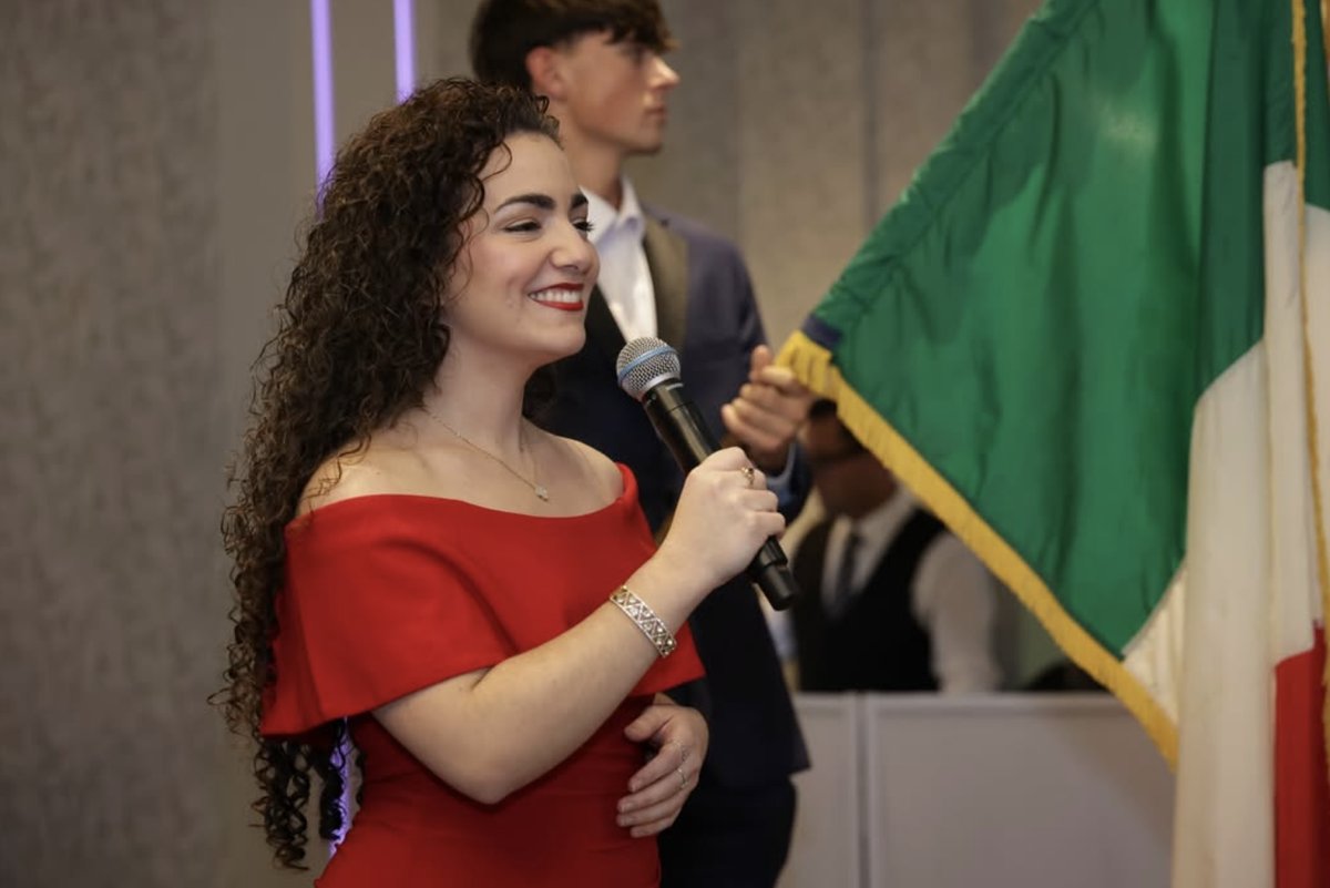 Christa Dalmazio performing